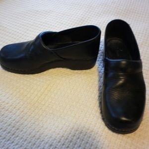 Vintage black LL bean clogs